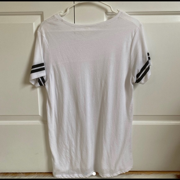 White t-shirt - Picture 2 of 2